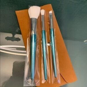 Elaina Badro Makeup Brush Set‎ - 3 Piece Kit - Face Eye Brush Blue White New
